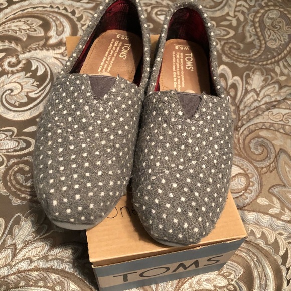 Toms Shoes - Toms size 5.5